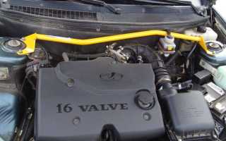 Крепим растяжки передних стоек на Приору