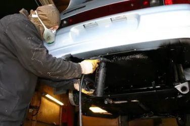 Чем можно обработать днище автомобиля?