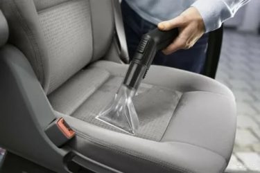 Чем очистить обивку салона автомобиля?