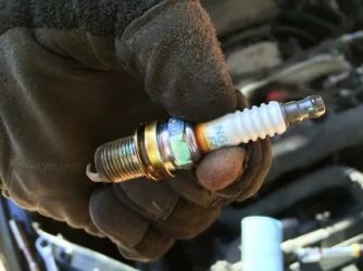 Через сколько КМ нужно менять свечи зажигания?