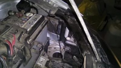 Как отрегулировать фары на поло седан?