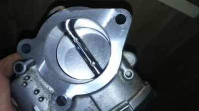 Как почистить электронный дроссель на приоре?
