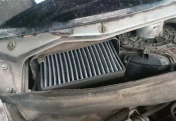 Как поменять фильтр печки на приоре?