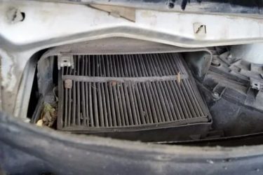 Как поменять фильтр печки на приоре?