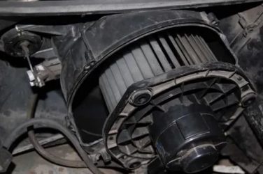 Как поменять мотор печки на приоре?