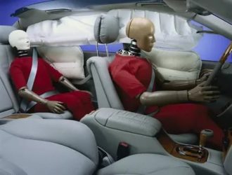 Как работает подушка безопасности в авто?