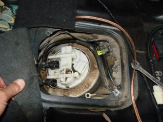 Как снять бензонасос на приоре?