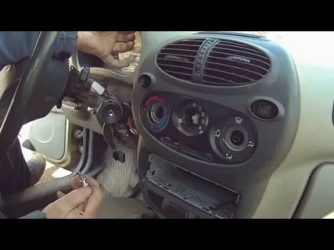 Как снять центральную панель на калине?