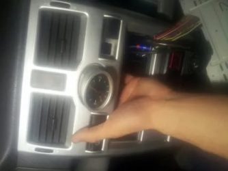 Как снять часы на приоре?