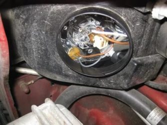 Как снять лампочку габарита на калине?