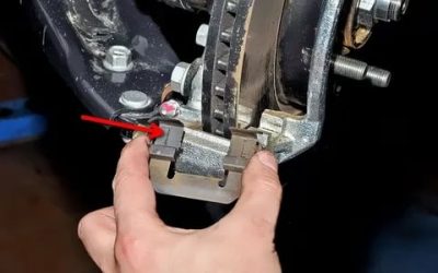 Как убрать скрип тормозных колодок на авто?