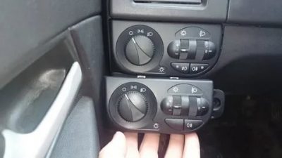 Как включить противотуманные фары на приоре?