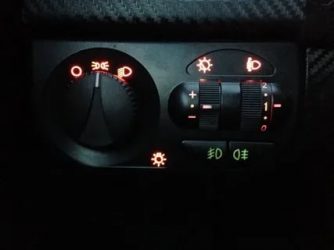 Как включить противотуманные фары на приоре?