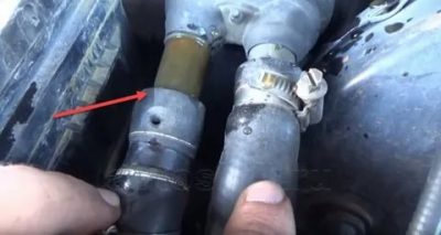 Как выгнать воздух из системы отопления автомобиля?