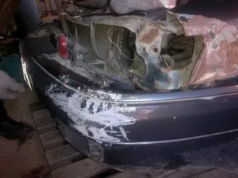 Как выправить крыло автомобиля своими руками?