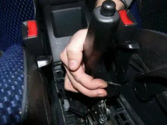 Ниссан тиида регулировка ручного тормоза
