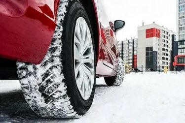 Нужно ли переобувать машину на зиму?