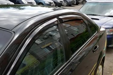 Зачем нужны ветровики на окна автомобиля?