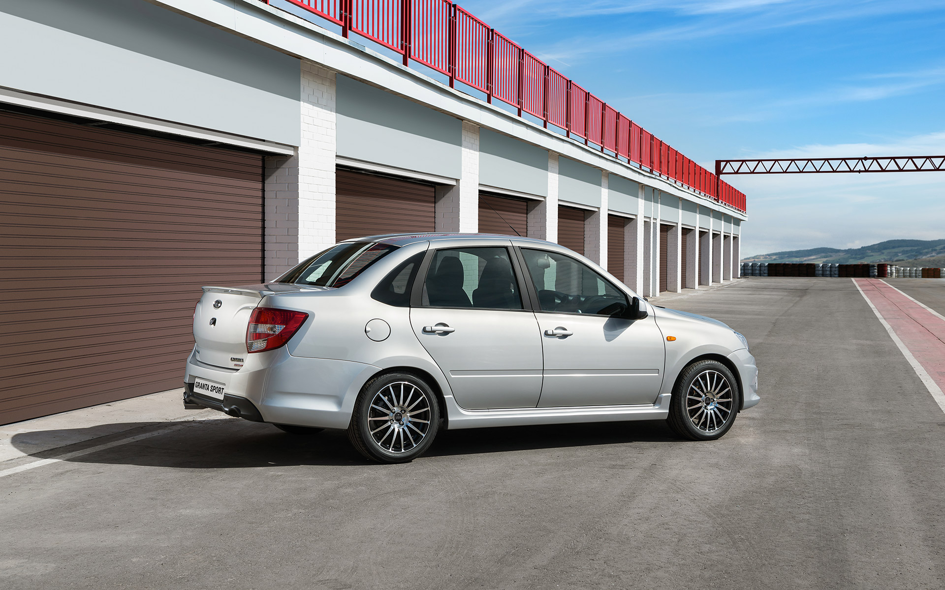 Гранта на литых дисках от версии Спорт Литые диски на авто