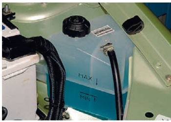 Бачок с антифризом Охлаждающая жидкость в бачке