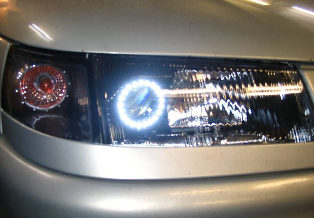 Устанавливаем фары