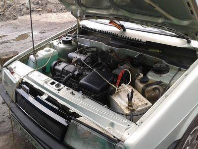 Под капотом Под капотом двигатель 21099