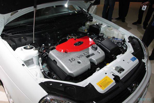 Под капотом Мощный движок