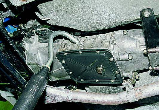 Процесс замены масла в кпп Замена смазки в кпп