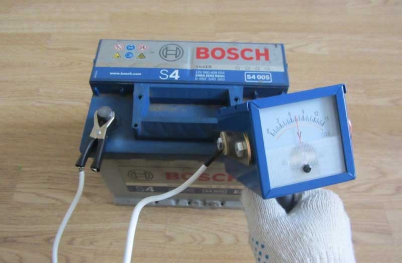 Проверка нагрузочной вилкой Контроль работы аккумулятора