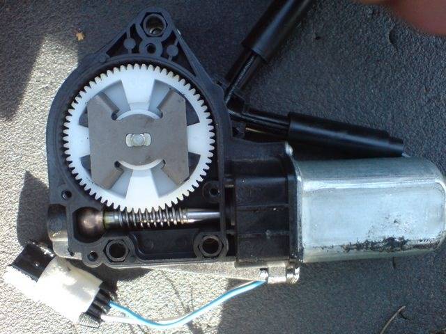 Шестерня Шестерня стеклоподъемника Калины