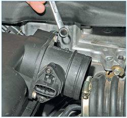 Снимаем датчик Снятие датчика