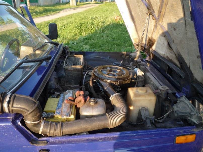 Соединение трубы с мотором Двигатель и труба соединены