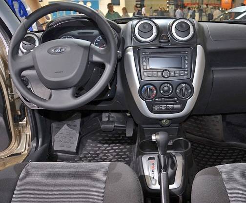 В салоне машины