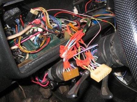 Замена проводки Снимают старую проводку