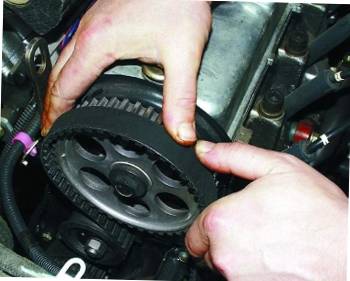 Замена ремня Замена генераторного ремня