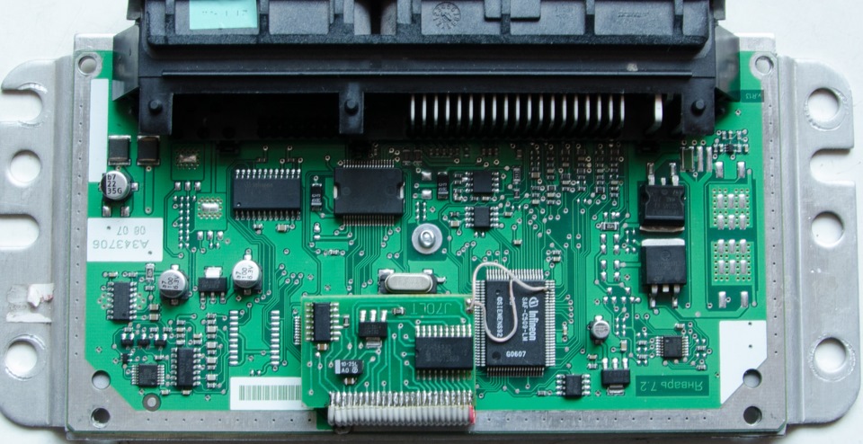 Микросхема внутри контроллера Плата ЭБУ