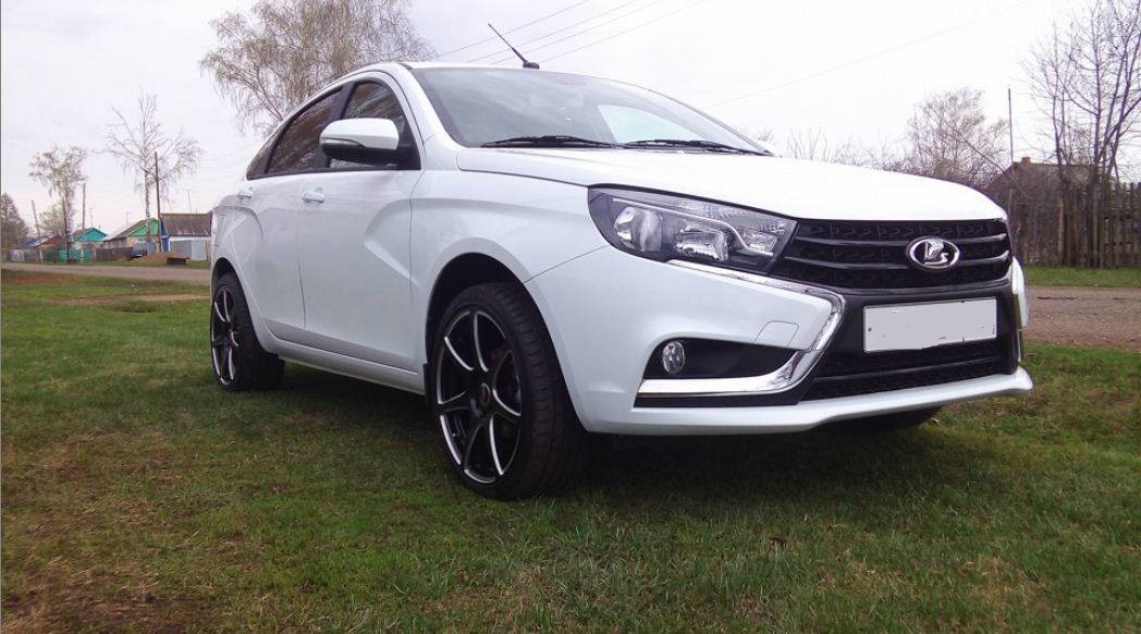 Белая Веста на черных дисках Черные диски