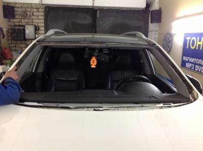 Подготовка к установке лобового стекла Машина без лобового стекла