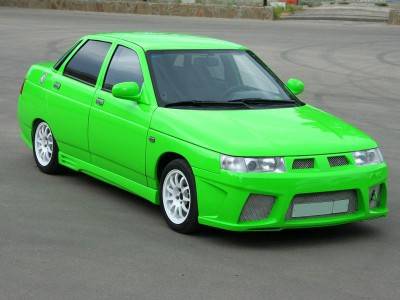 Ваз 2110 салатового цвета Автомобиль в зеленом цвете